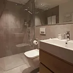 B5 Aparthotel 4*