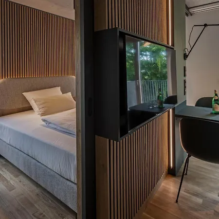 B5 Aparthotel